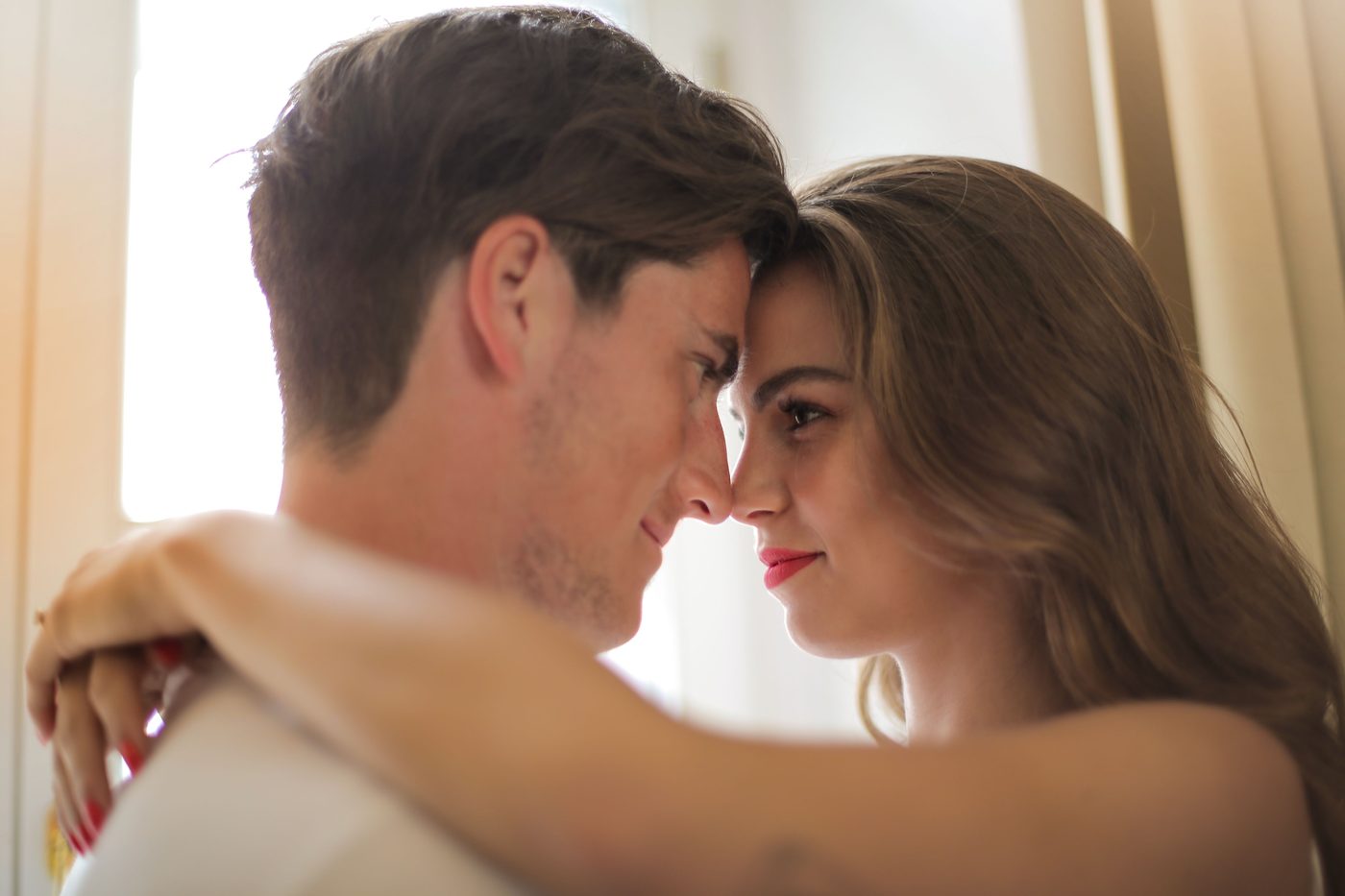 Illustrative photo for a guide to the best ENM dating sites